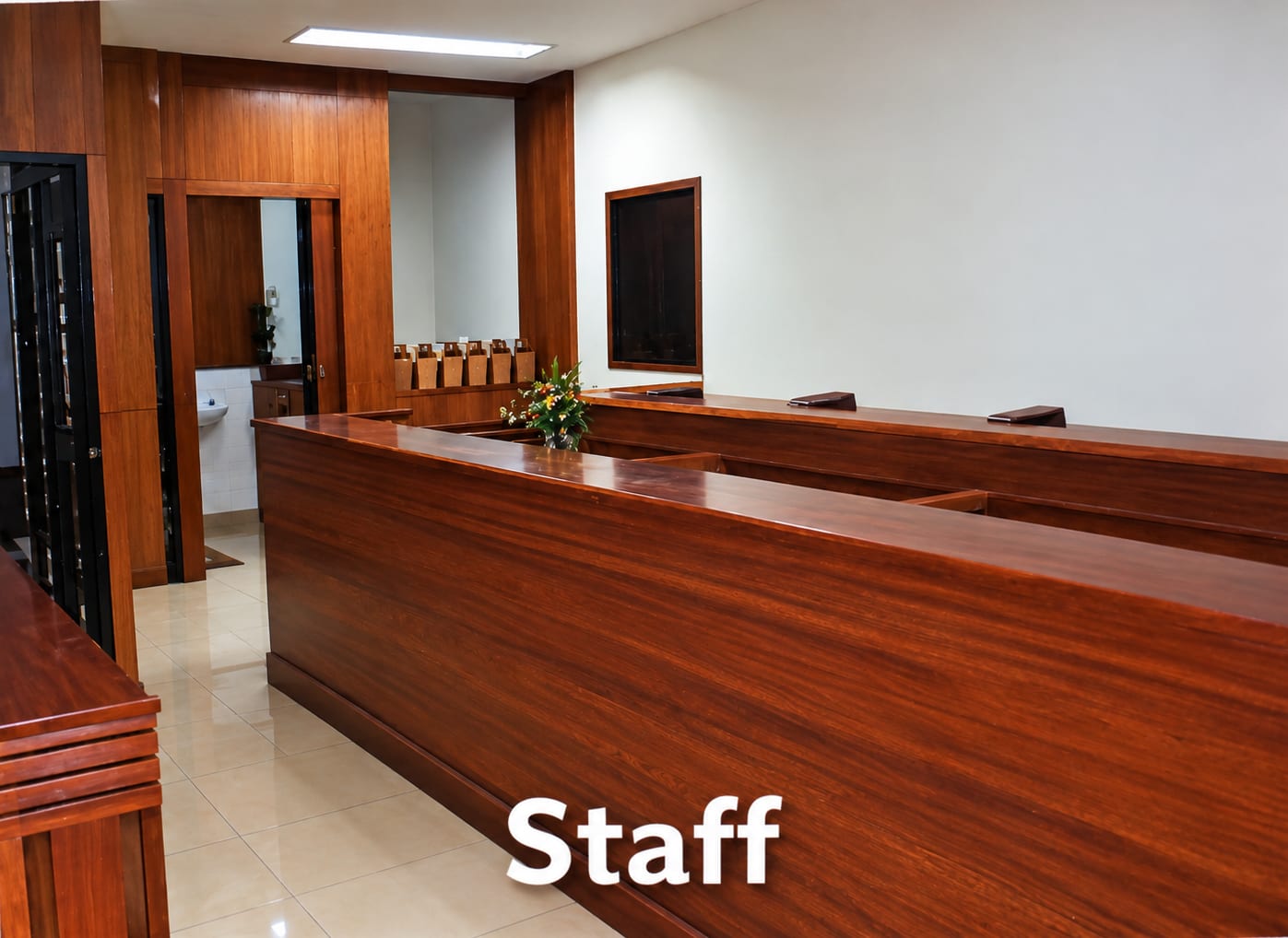 Area staff di kantor Rumah & Club